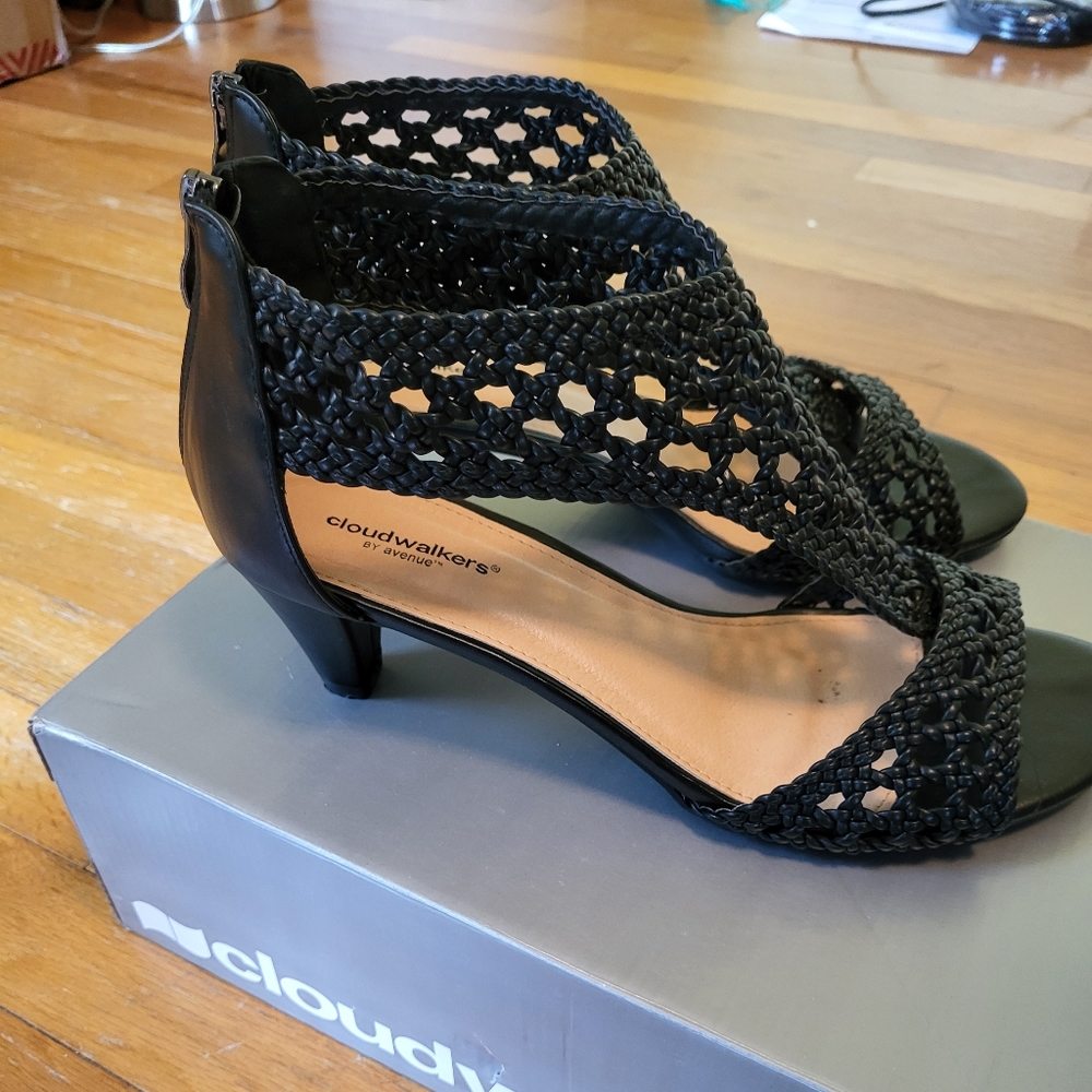 Shoes - Picture 2 of 4